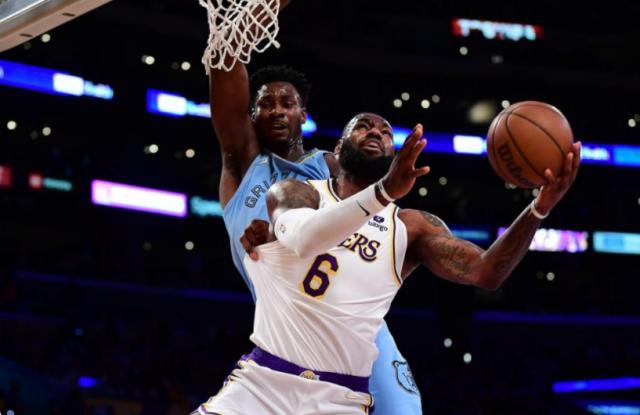 最快足球比分直播-拼尽全力仍遭惨败 无解詹姆斯反衬湖人真实水平